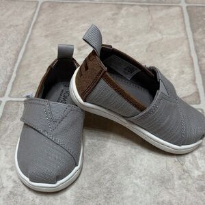 Toms Gray and Brown Kid Slip-On Sneakers